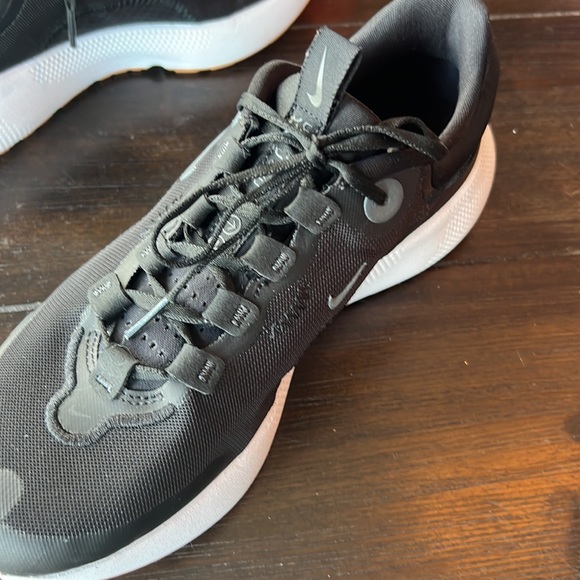 Nike RUNNING React 🏃‍♀️ - Picture 3 of 10